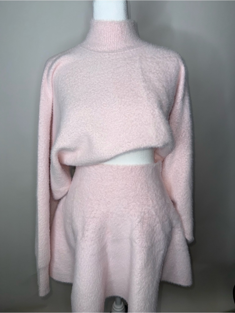 Akira Soft Pink Fuzzy Set